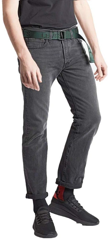 Levi’s Casual Pack: Cumpără o pereche de blugi Levi’s și primești gratuit o cămașă albă Levi’s.